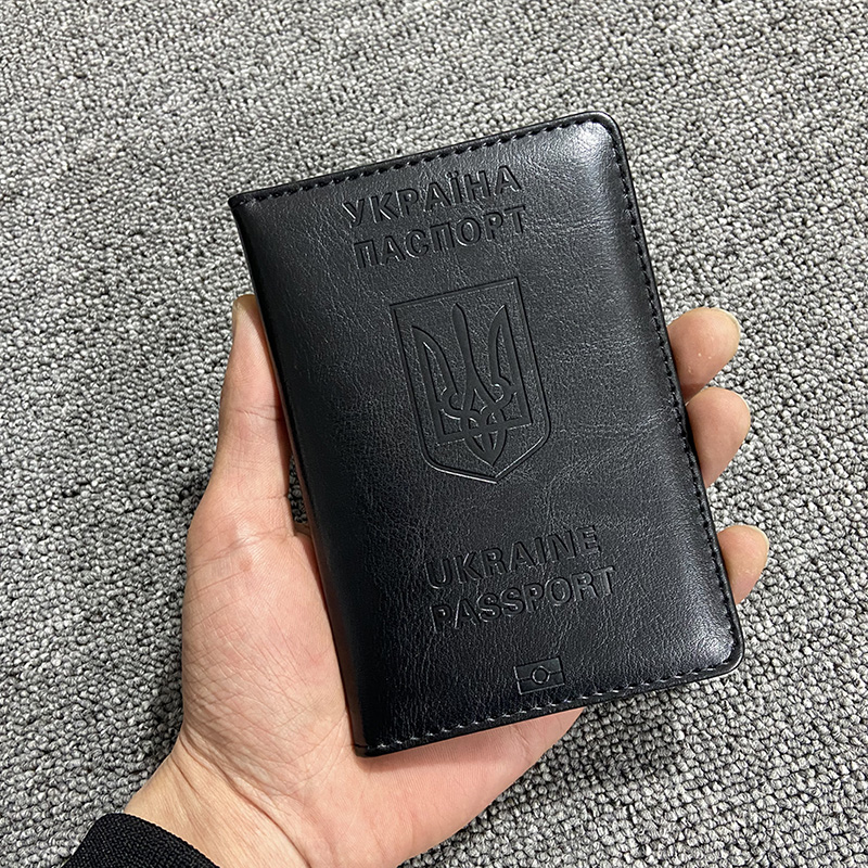 Porta passaporto ucraino da uo - Men'S Accessories Wallet recensione e prezzo